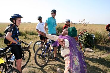 A warm welcome – Pondo pedalling