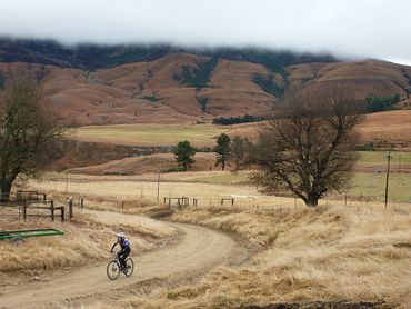 Making tracks over private farmlands, between lower Lotheni and the Dargle.